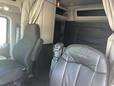 2026 Peterbilt 589 Base