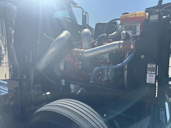 2026 Peterbilt 589 Base