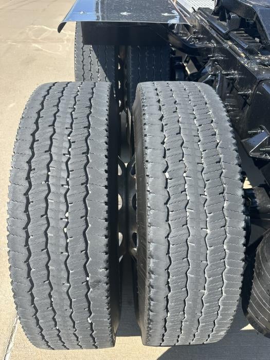 2026 Peterbilt 589 Base