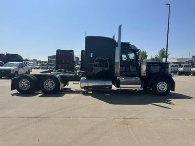 2026 Peterbilt 589 Base