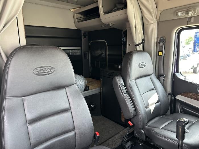 2025 Peterbilt 589 Base