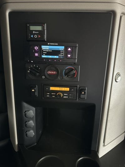 2025 Peterbilt 589 Base