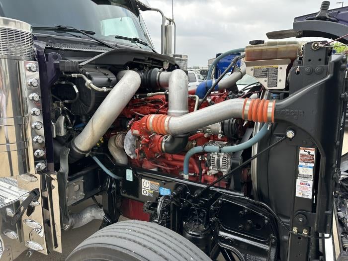 2025 Peterbilt 589 Base