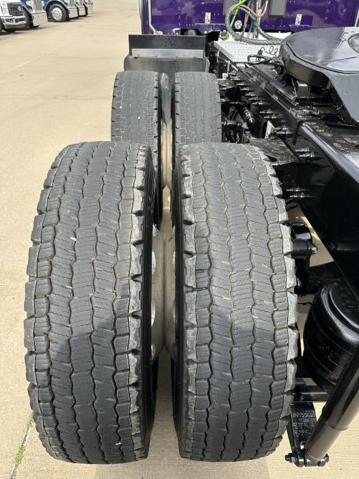2025 Peterbilt 589 Base