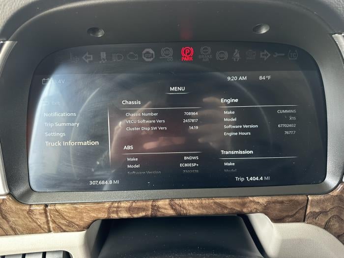 2025 Peterbilt 589 Base