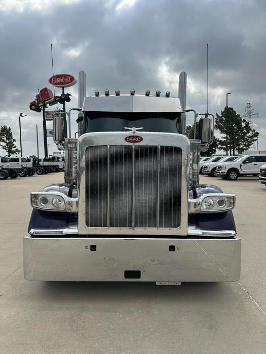 2025 Peterbilt 589 Base