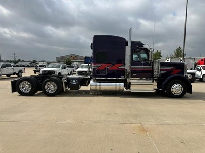 2025 Peterbilt 589 Base