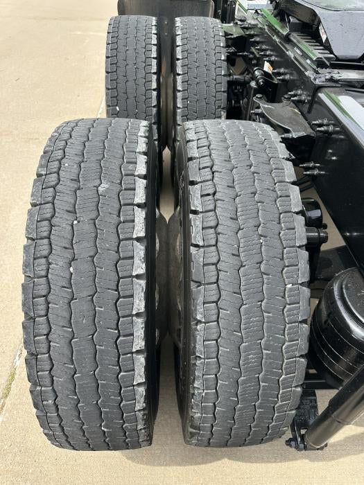 2025 Peterbilt 589 Base
