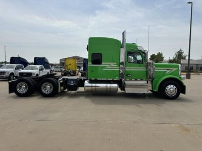 2025 Peterbilt 589 Base