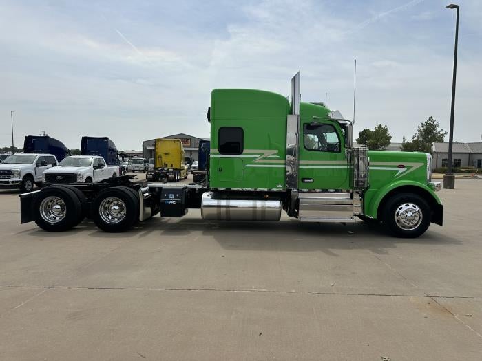 2025 Peterbilt 589 Base