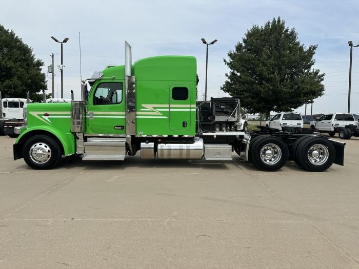 2025 Peterbilt 589 Base