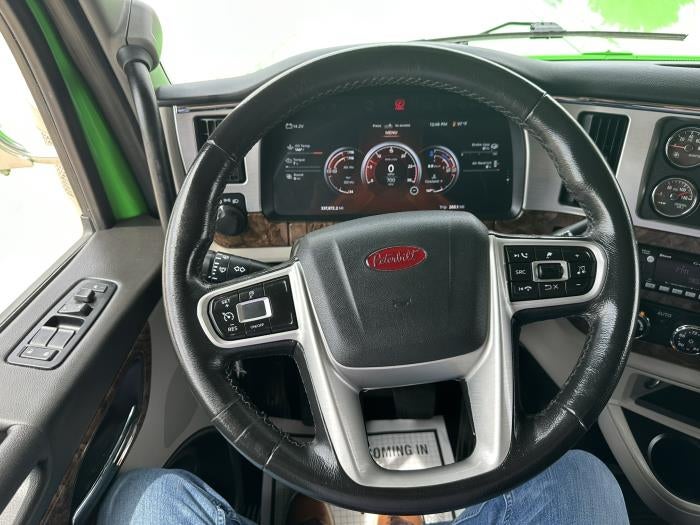 2025 Peterbilt 589 Base