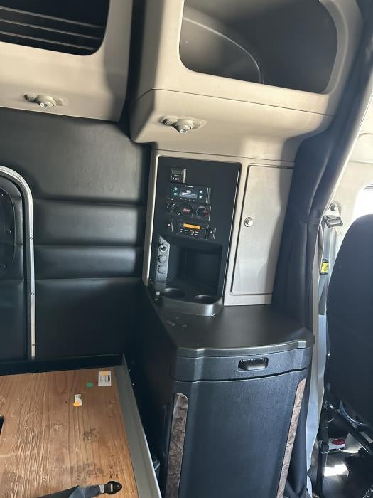 2025 Peterbilt 589 Base