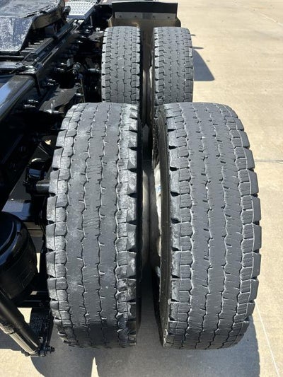 2025 Peterbilt 589 Base
