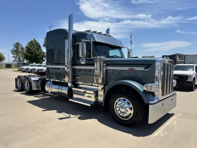 2025 Peterbilt 589 Base
