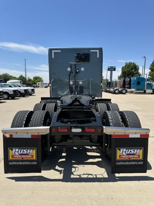 2025 Peterbilt 589 Base