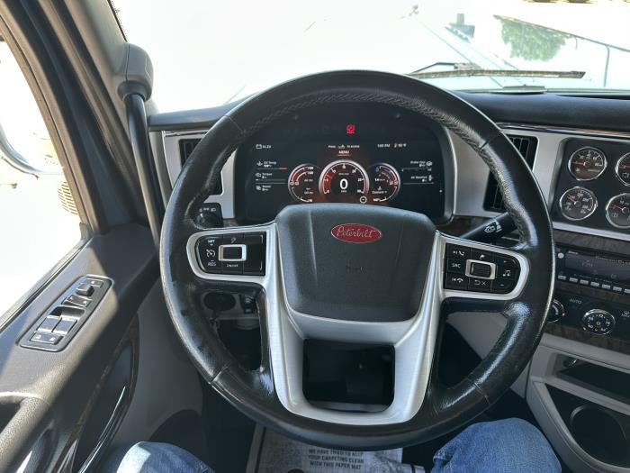 2025 Peterbilt 589 Base