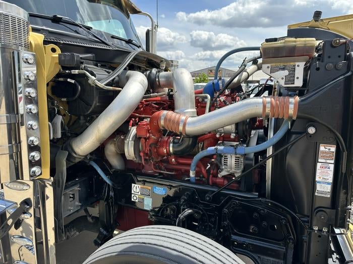 2025 Peterbilt 589 Base