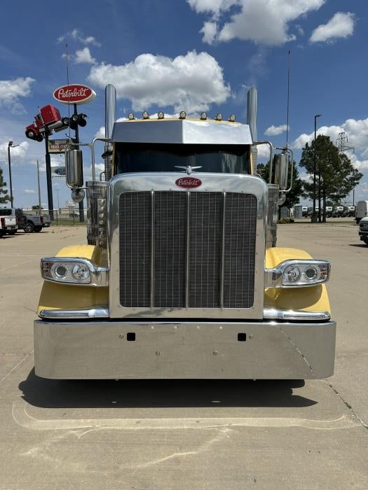 2025 Peterbilt 589 Base