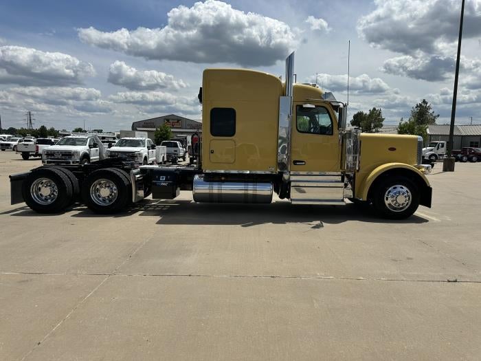2025 Peterbilt 589 Base