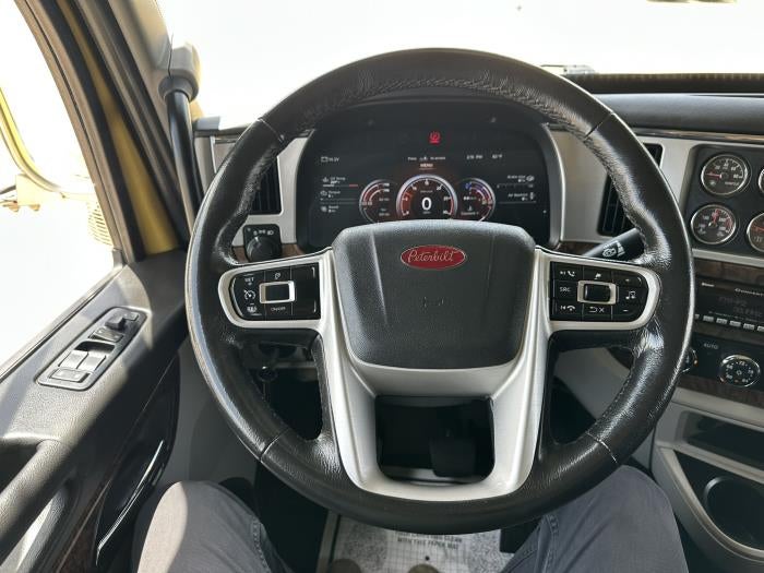 2025 Peterbilt 589 Base