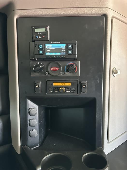 2025 Peterbilt 589 Base