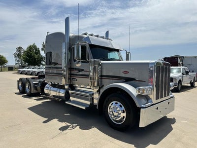 2025 Peterbilt 589 Base