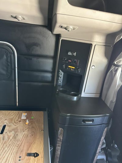 2025 Peterbilt 589 Base