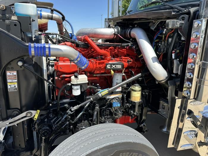 2025 Peterbilt 589 Base