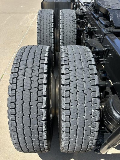 2025 Peterbilt 589 Base