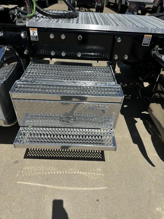 2025 Peterbilt 589 Base