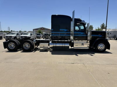 2025 Peterbilt 589 Base