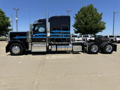 2025 Peterbilt 589 Base