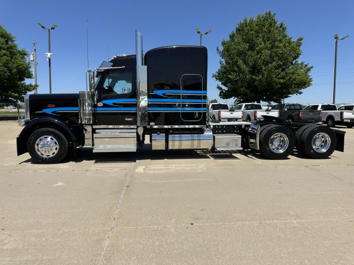 2025 Peterbilt 589 Base