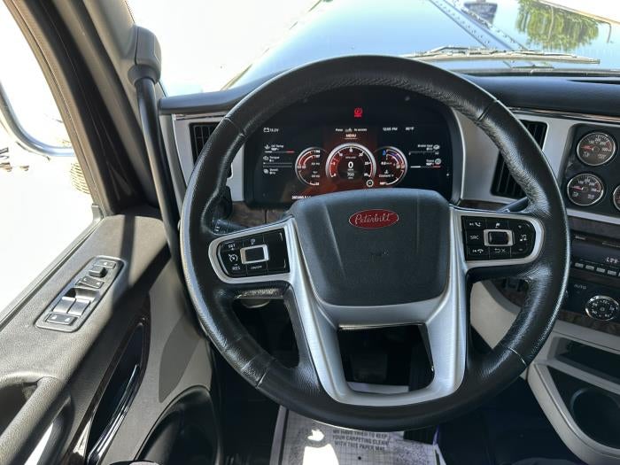 2025 Peterbilt 589 Base