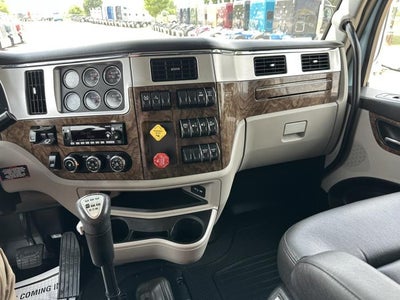 2025 Peterbilt 589 Base