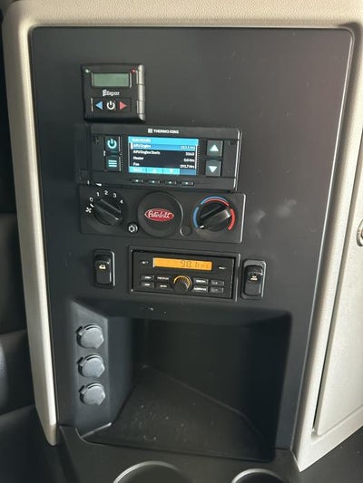 2025 Peterbilt 589 Base