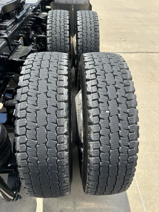 2025 Peterbilt 589 Base