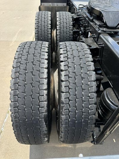 2025 Peterbilt 589 Base