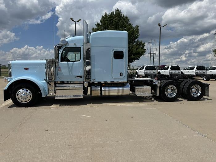 2025 Peterbilt 589 Base
