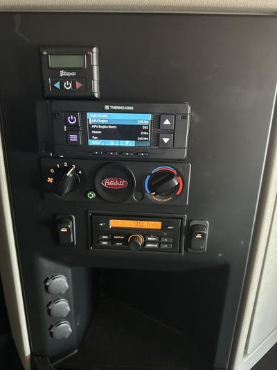 2025 Peterbilt 589 Base