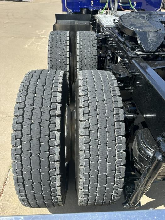 2025 Peterbilt 589 Base