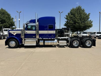 2025 Peterbilt 589 Base