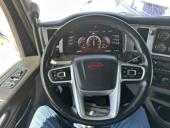 2025 Peterbilt 589 Base