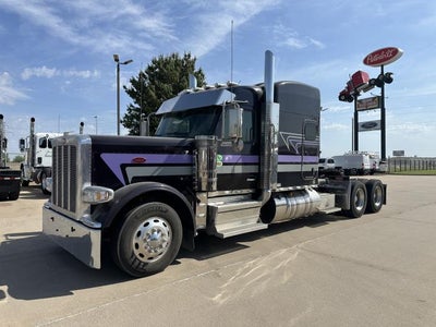 2025 Peterbilt 589 Base