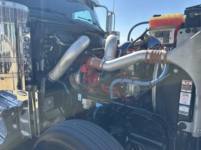2025 Peterbilt 589 Base