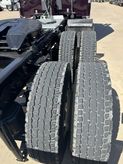 2025 Peterbilt 589 Base