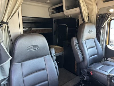 2025 Peterbilt 589 Base