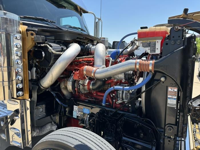2025 Peterbilt 589 Base