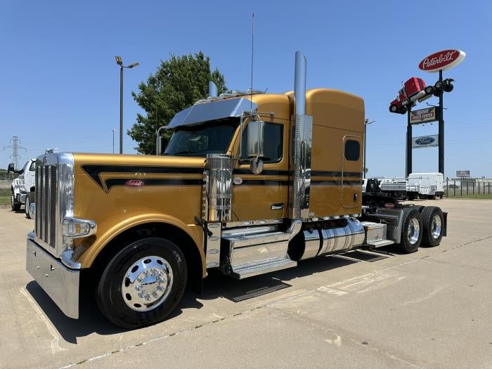 2025 Peterbilt 589 Base